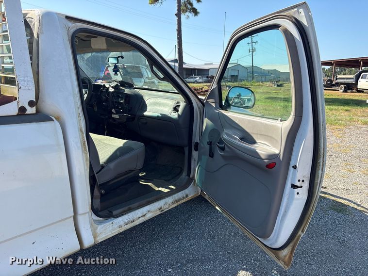 image for item EU0826 1997 Ford F150 pickup truck