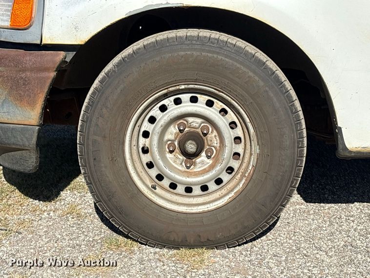 image for item EU0826 1997 Ford F150 pickup truck