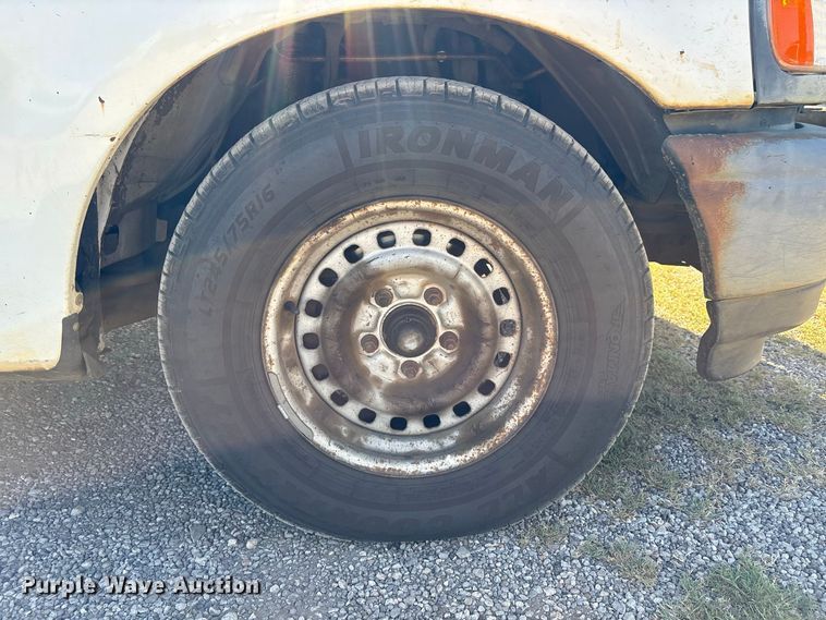image for item EU0826 1997 Ford F150 pickup truck