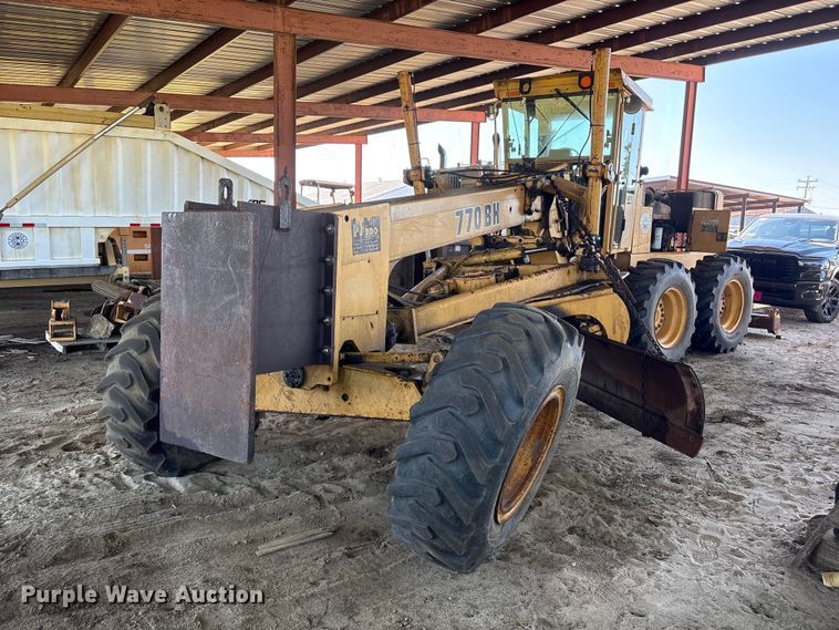image for item EU0829 1994 John Deere 770BH motor grader