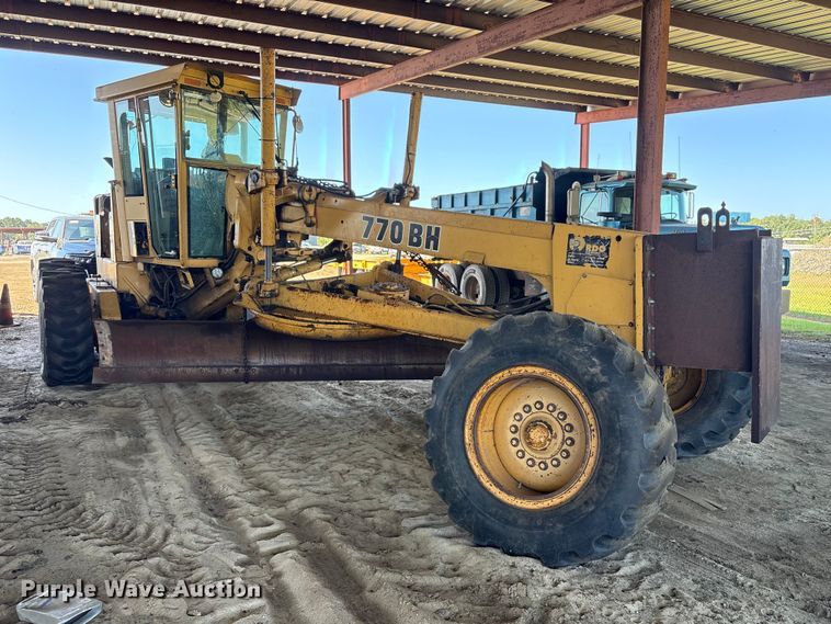 image for item EU0829 1994 John Deere 770BH motor grader