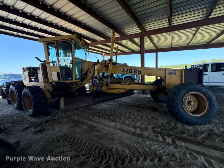 image for item EU0829 1994 John Deere 770BH motor grader