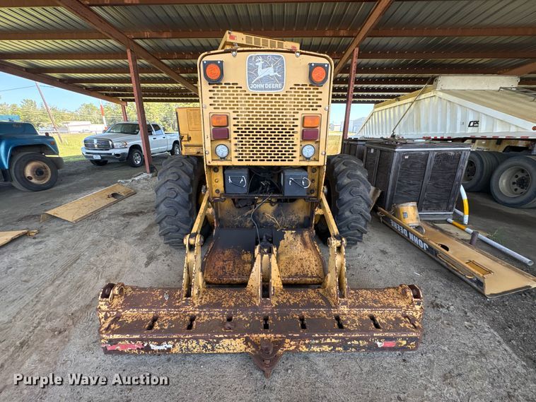 image for item EU0829 1994 John Deere 770BH motor grader