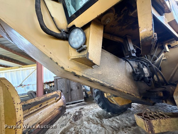 image for item EU0829 1994 John Deere 770BH motor grader