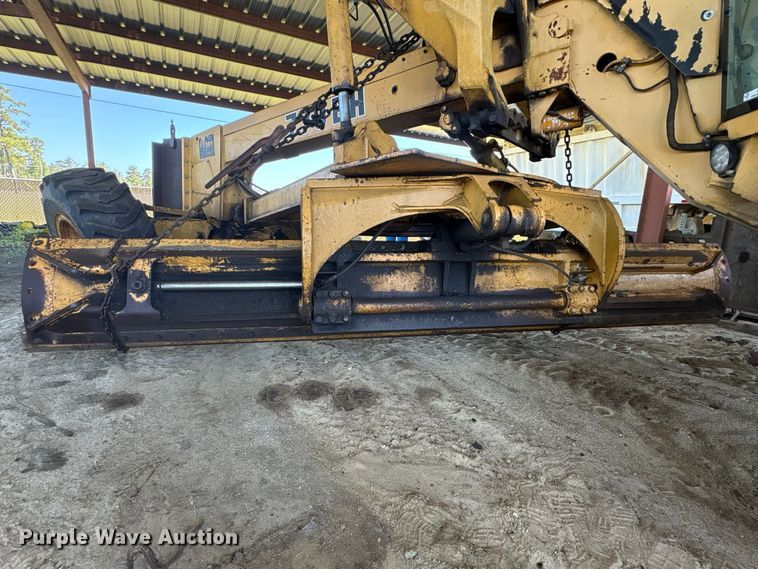 image for item EU0829 1994 John Deere 770BH motor grader