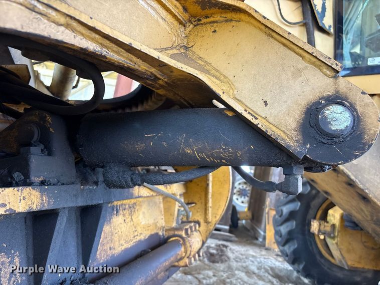 image for item EU0829 1994 John Deere 770BH motor grader