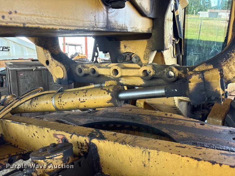 image for item EU0829 1994 John Deere 770BH motor grader