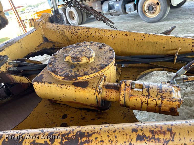 image for item EU0829 1994 John Deere 770BH motor grader