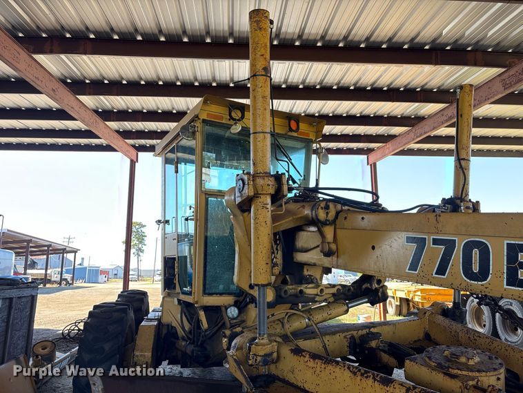 image for item EU0829 1994 John Deere 770BH motor grader