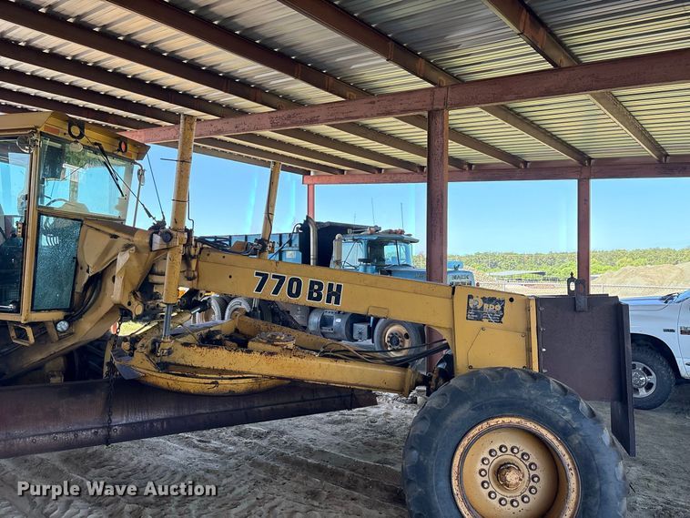 image for item EU0829 1994 John Deere 770BH motor grader