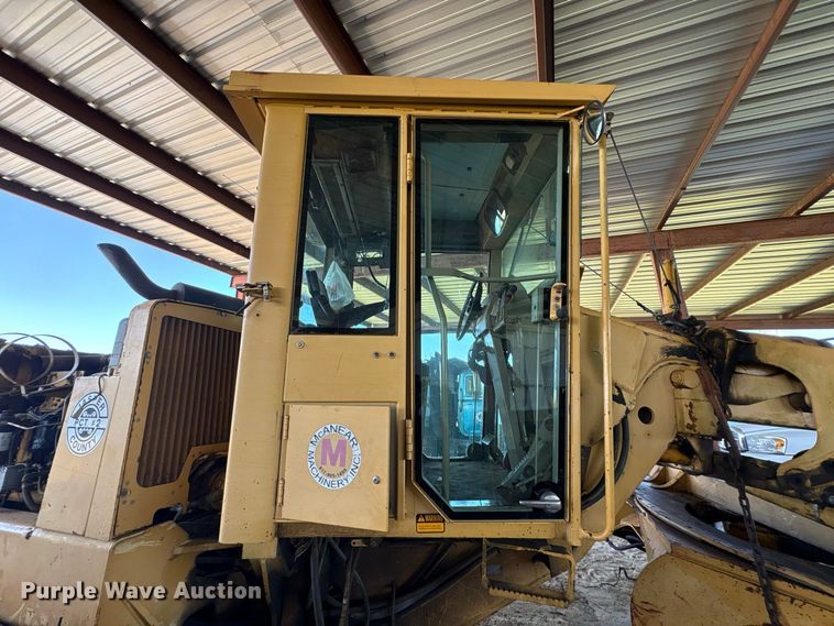 image for item EU0829 1994 John Deere 770BH motor grader