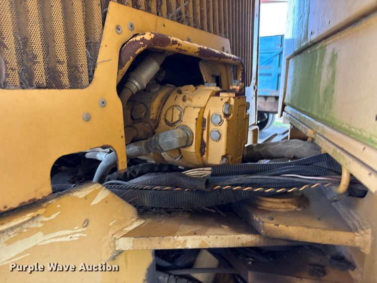 image for item EU0829 1994 John Deere 770BH motor grader