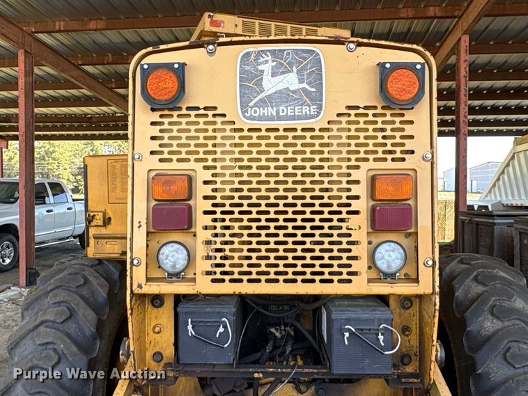 image for item EU0829 1994 John Deere 770BH motor grader