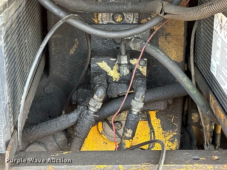 image for item EU0829 1994 John Deere 770BH motor grader