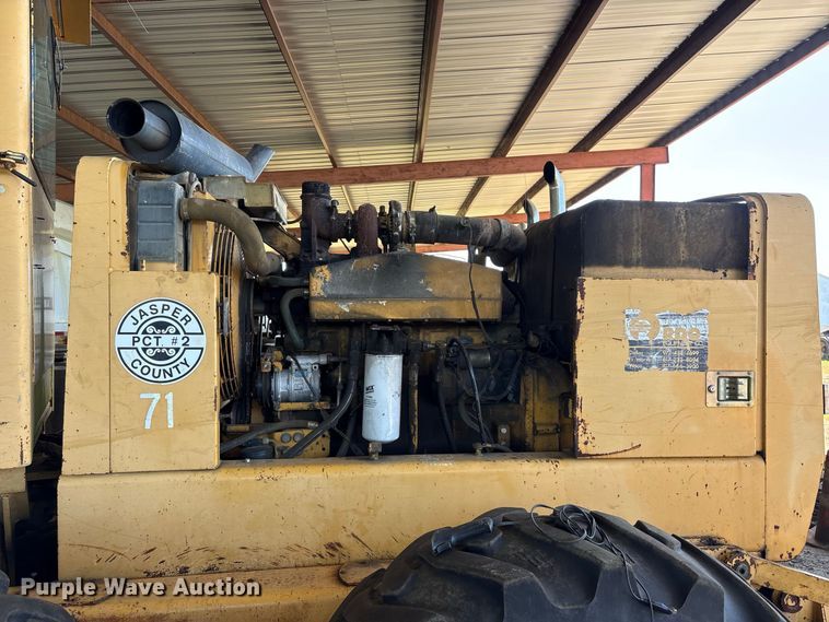 image for item EU0829 1994 John Deere 770BH motor grader