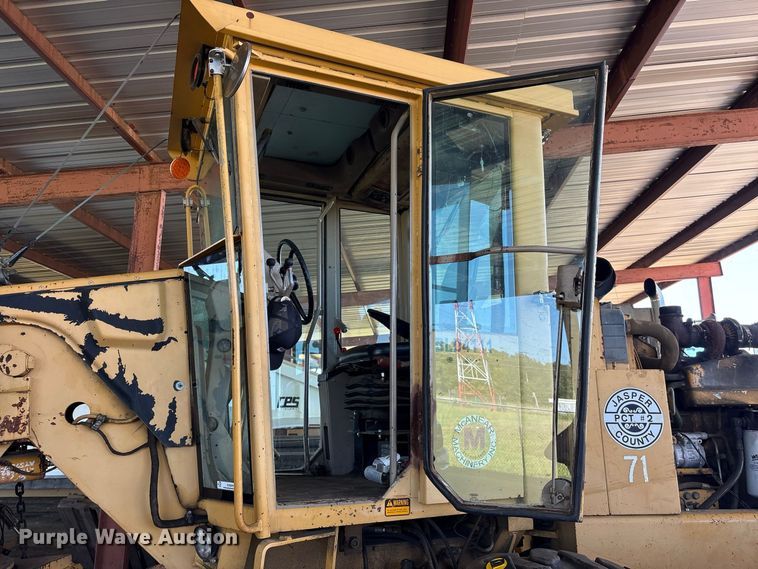 image for item EU0829 1994 John Deere 770BH motor grader