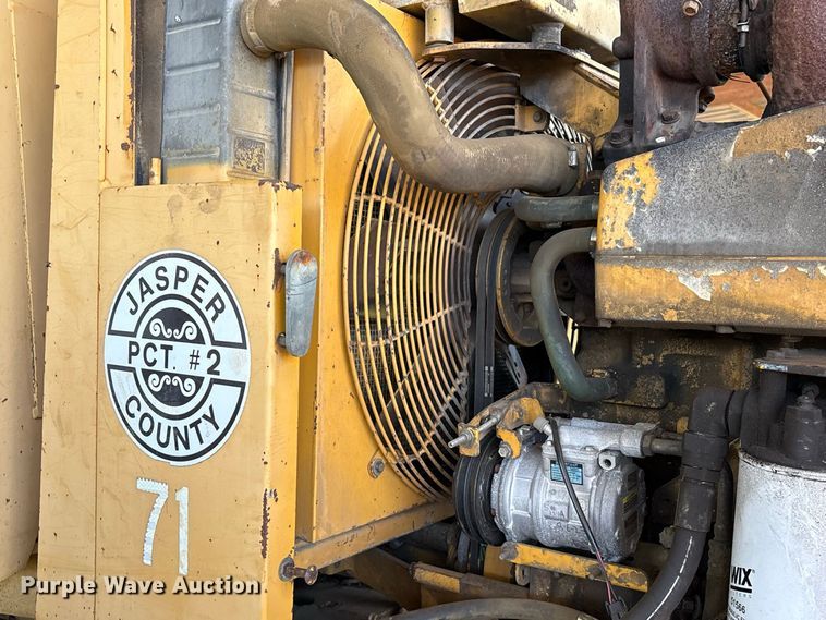 image for item EU0829 1994 John Deere 770BH motor grader