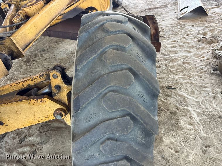 image for item EU0829 1994 John Deere 770BH motor grader