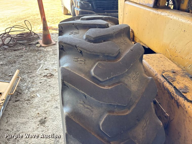 image for item EU0829 1994 John Deere 770BH motor grader
