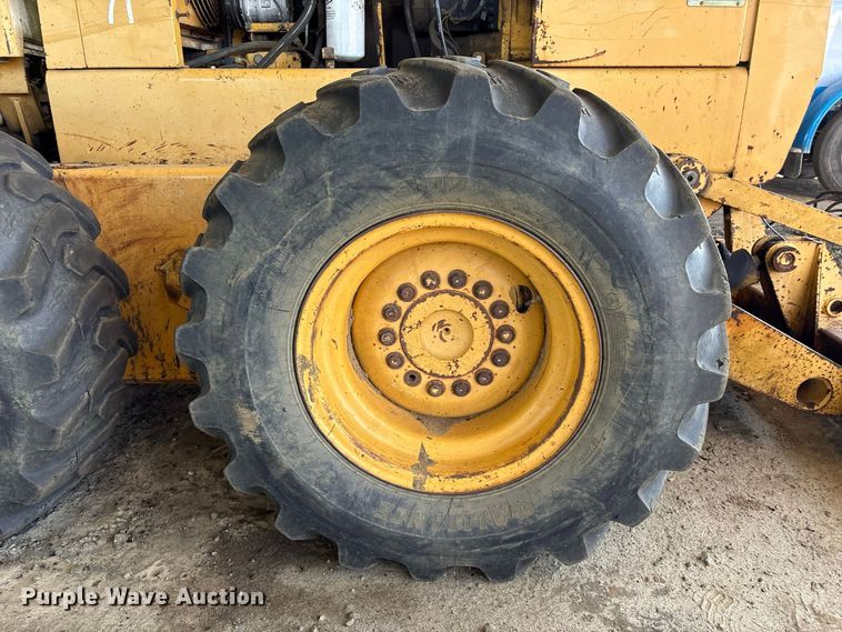 image for item EU0829 1994 John Deere 770BH motor grader