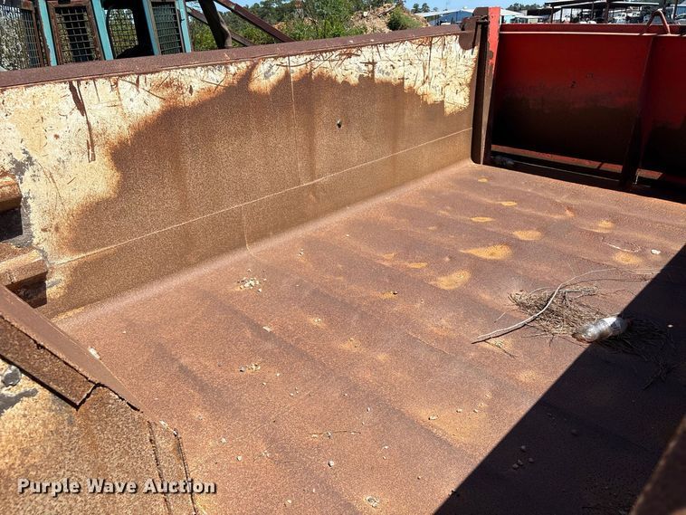 image for item EU0830 1998 International 2574 dump truck