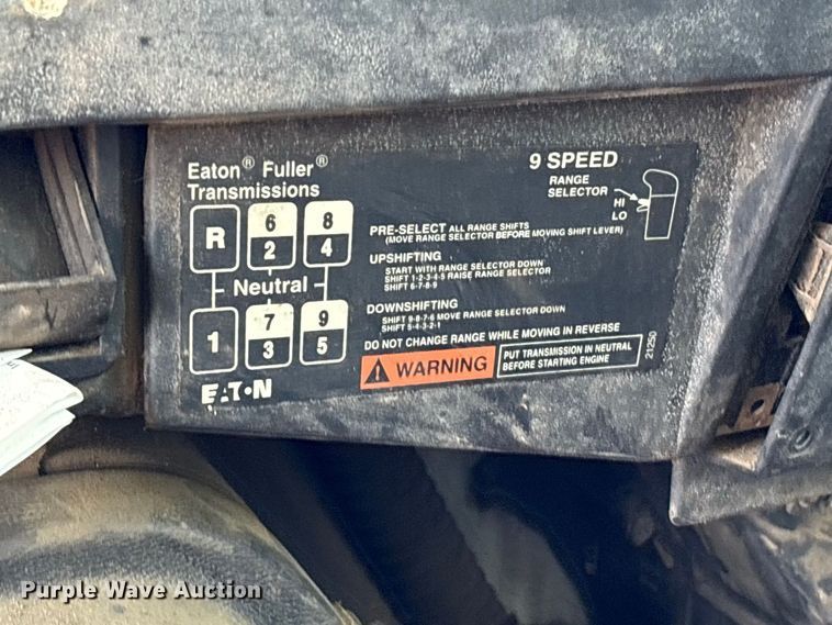 image for item EU0830 1998 International 2574 dump truck