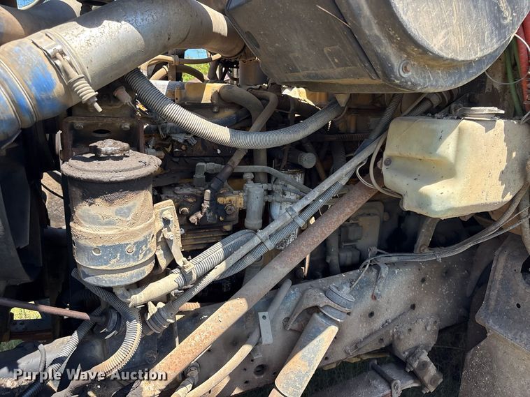 image for item EU0830 1998 International 2574 dump truck