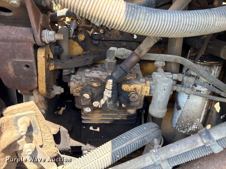 image for item EU0830 1998 International 2574 dump truck
