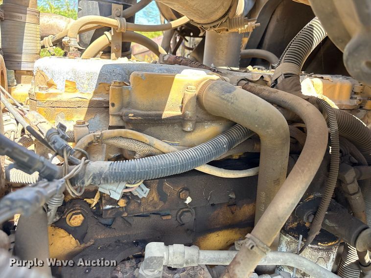 image for item EU0830 1998 International 2574 dump truck