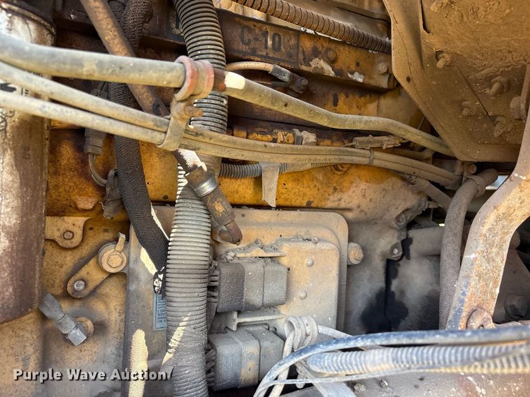 image for item EU0830 1998 International 2574 dump truck