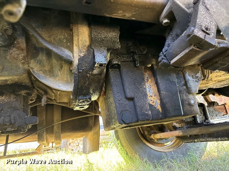 image for item EU0830 1998 International 2574 dump truck