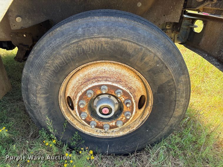image for item EU0830 1998 International 2574 dump truck