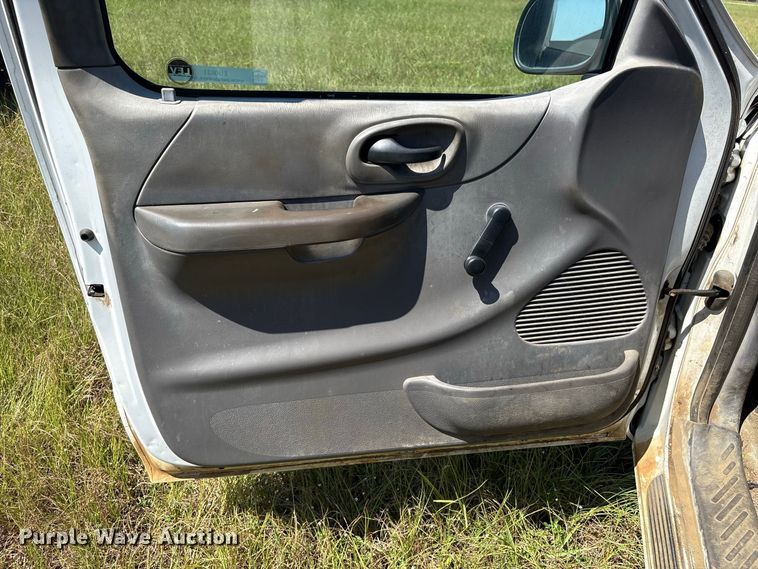 image for item EU0831 2002 Ford F150 pickup truck