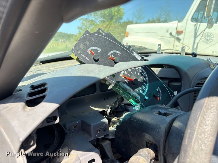 image for item EU0831 2002 Ford F150 pickup truck