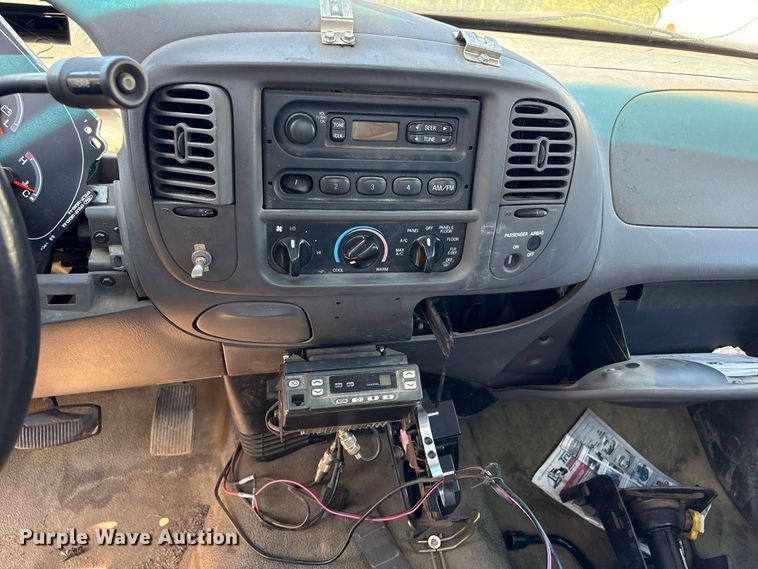 image for item EU0831 2002 Ford F150 pickup truck
