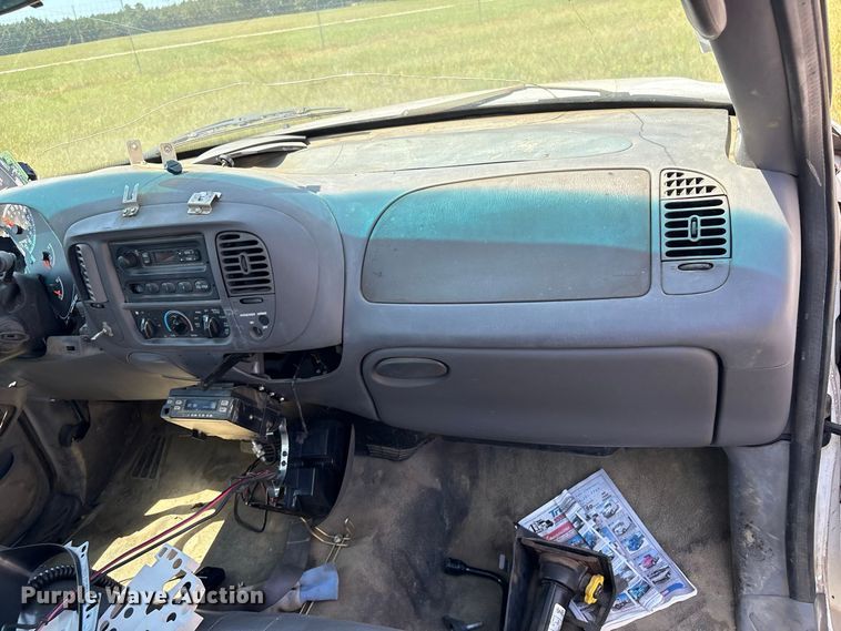 image for item EU0831 2002 Ford F150 pickup truck