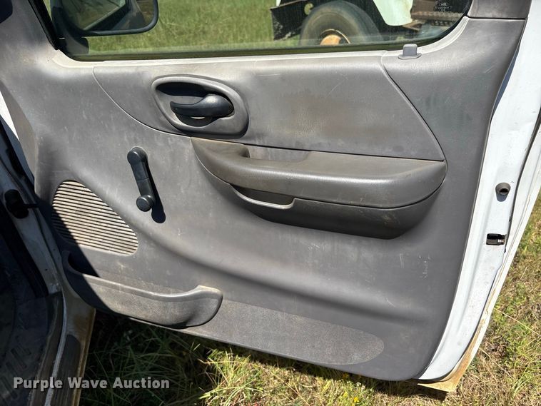 image for item EU0831 2002 Ford F150 pickup truck
