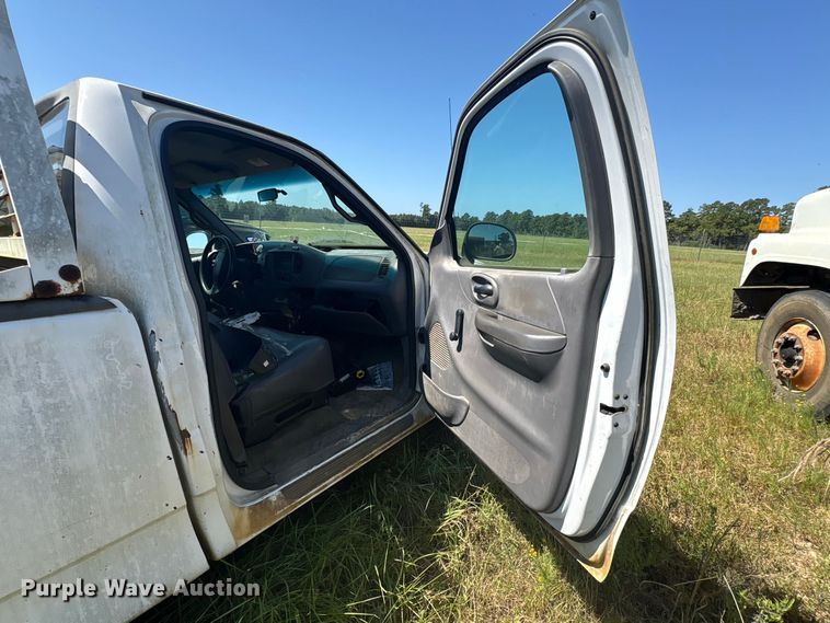 image for item EU0831 2002 Ford F150 pickup truck
