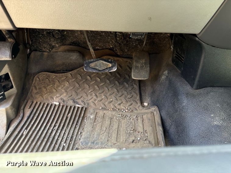 image for item EU0832 2005 Ford F150 Ext. Cab pickup truck