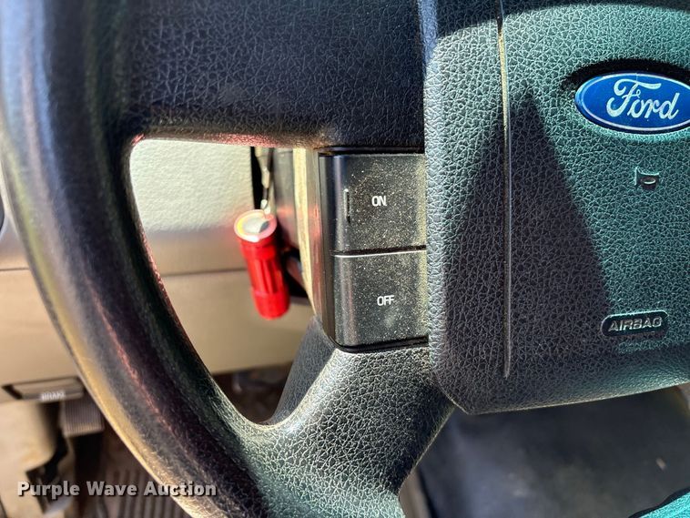 image for item EU0832 2005 Ford F150 Ext. Cab pickup truck