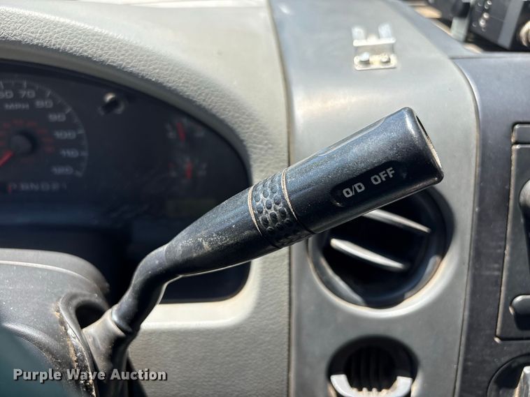 image for item EU0832 2005 Ford F150 Ext. Cab pickup truck