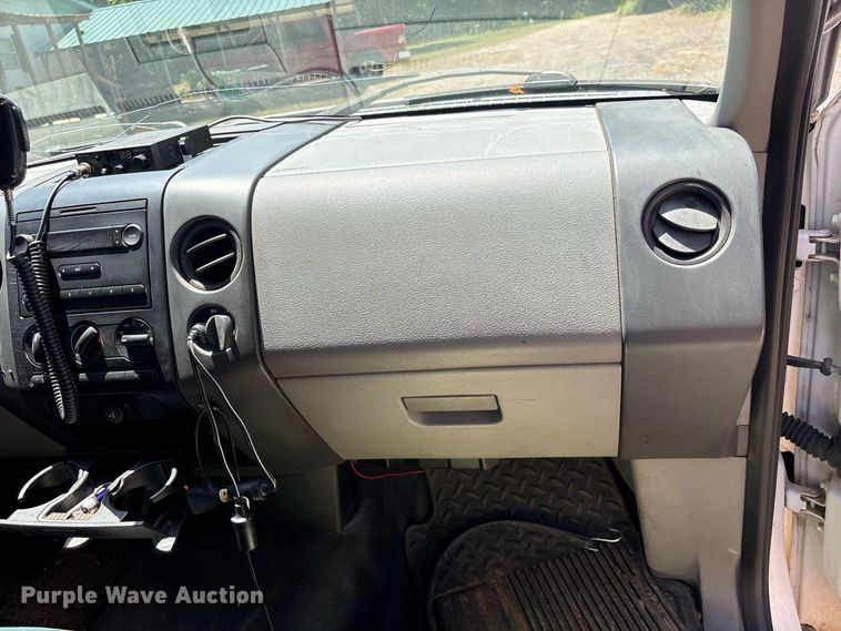 image for item EU0832 2005 Ford F150 Ext. Cab pickup truck