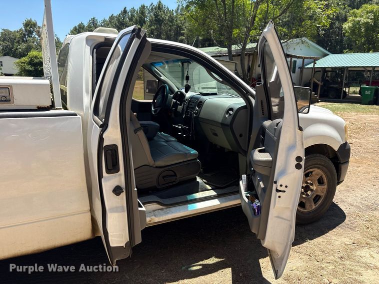 image for item EU0832 2005 Ford F150 Ext. Cab pickup truck