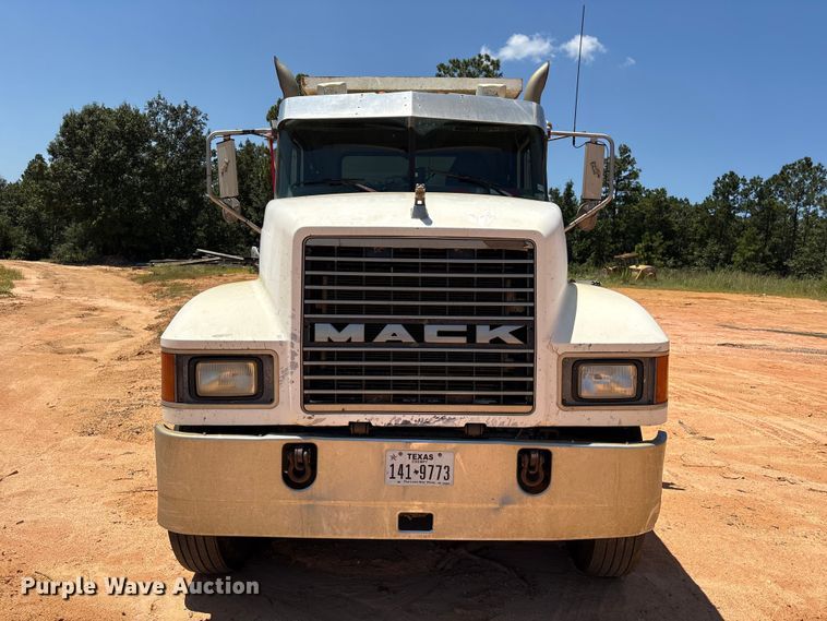 image for item EU0833 2005 Mack CHN dump truck