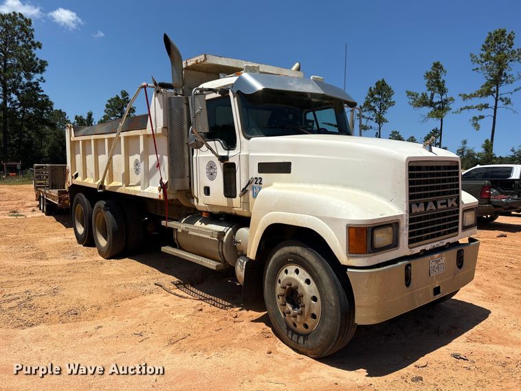 image for item EU0833 2005 Mack CHN dump truck