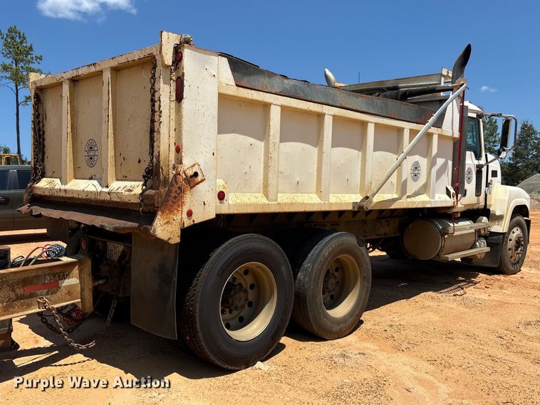 image for item EU0833 2005 Mack CHN dump truck