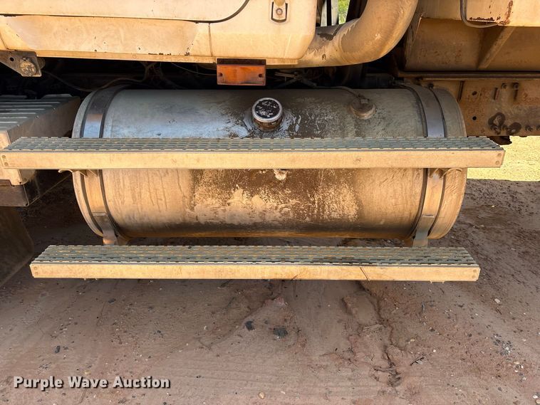 image for item EU0833 2005 Mack CHN dump truck