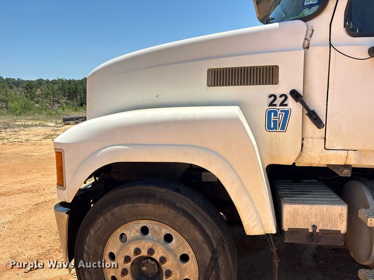 image for item EU0833 2005 Mack CHN dump truck