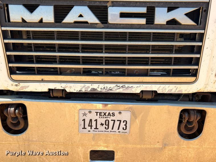image for item EU0833 2005 Mack CHN dump truck