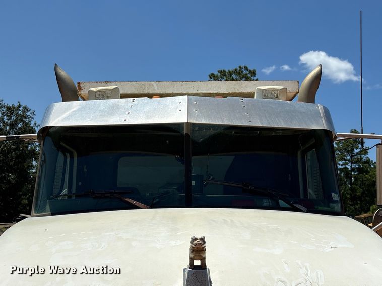 image for item EU0833 2005 Mack CHN dump truck